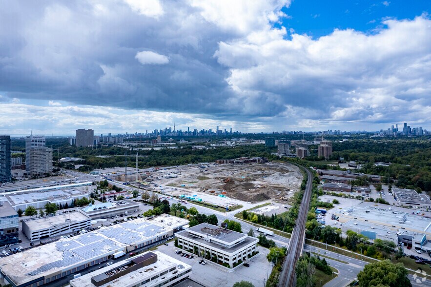 More Photos Of 885 Don Mills Rd, Toronto Office For Lease