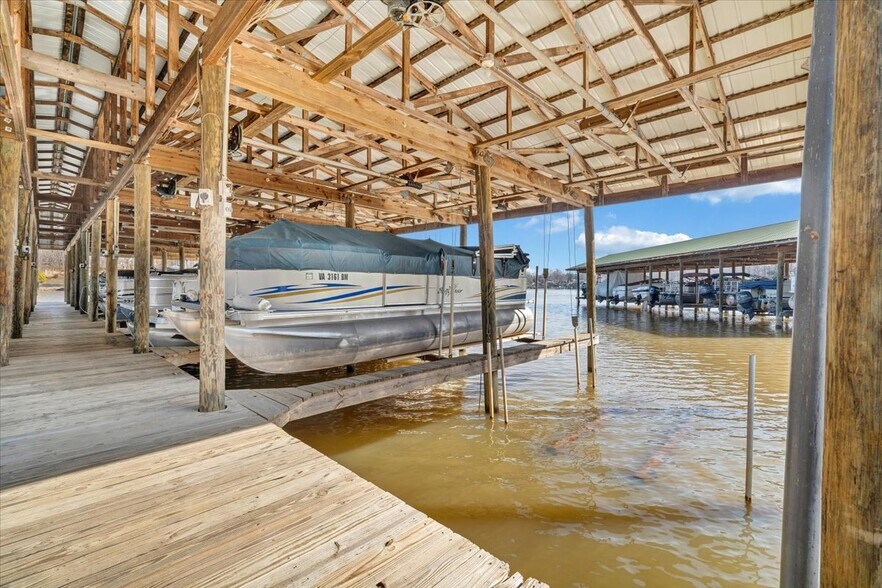 More Photos Of 2200 Old Salem School Rd, Union Hall Marina For Sale