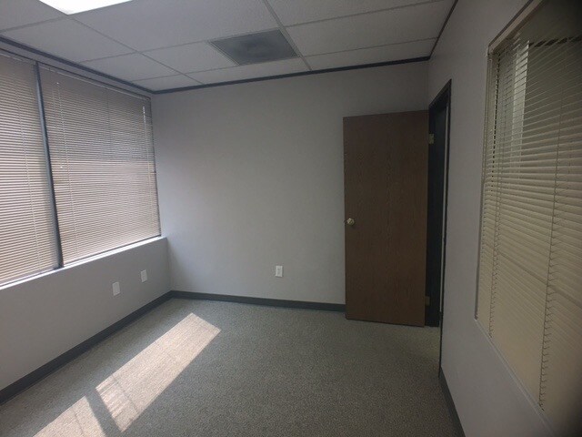 More Photos Of 2200 E 104th Ave, Thornton Office For Lease