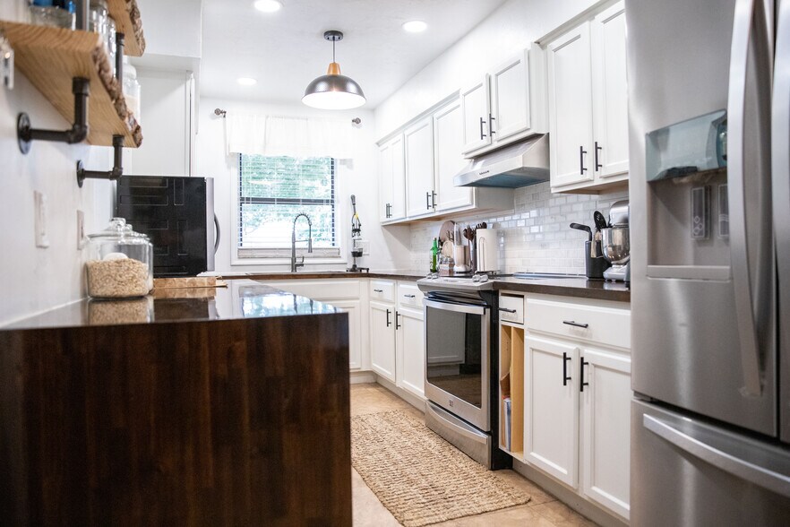 More Photos Of 2826 Santa Barbara Blvd, Cape Coral Freestanding For Sale