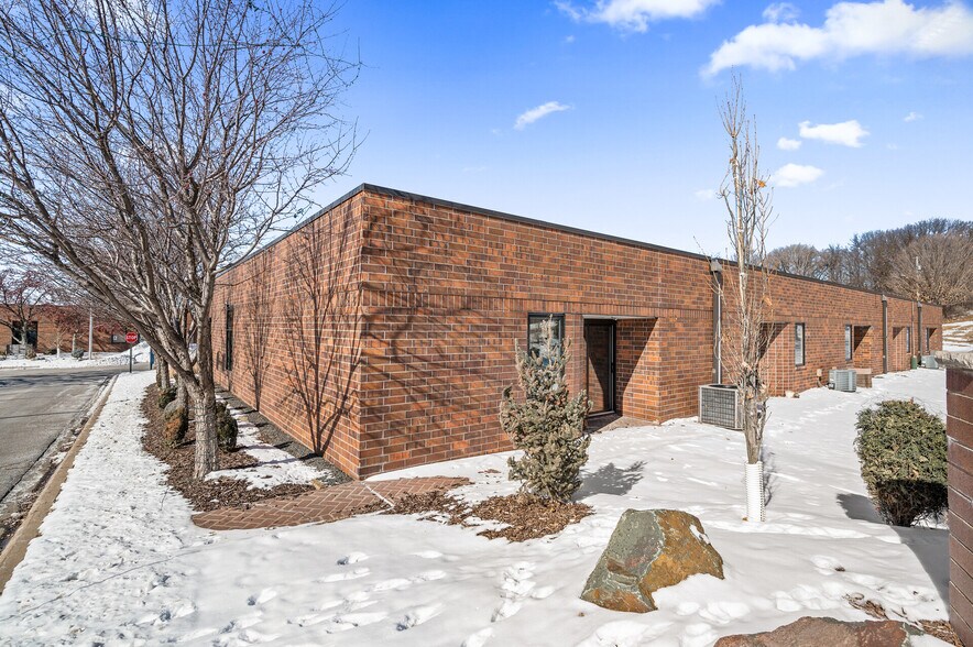 More Photos Of 4920-4934 Lincoln Dr, Edina Office For Sale