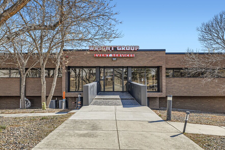 More Photos Of 5932-5934 McIntyre St, Golden Light Manufacturing For Sale