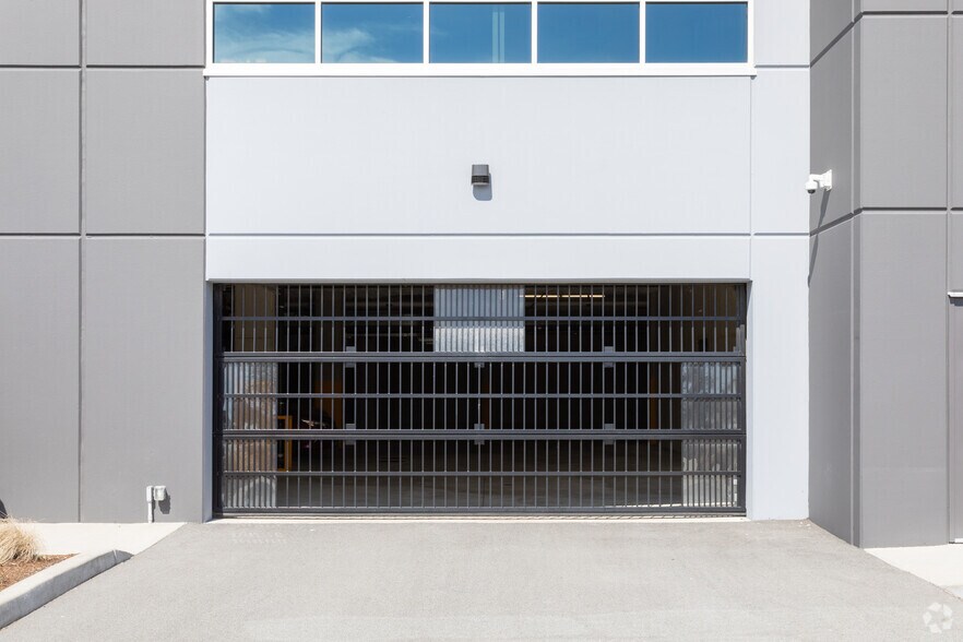 More Photos Of 15288 54A Ave, Surrey Office For Lease