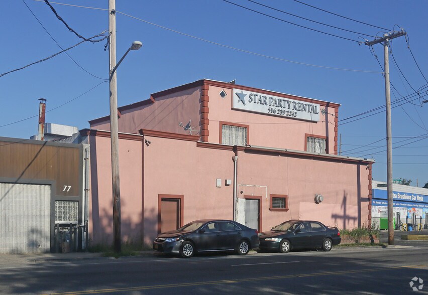 More Photos Of 81 Sheridan Blvd, Inwood Warehouse For Lease