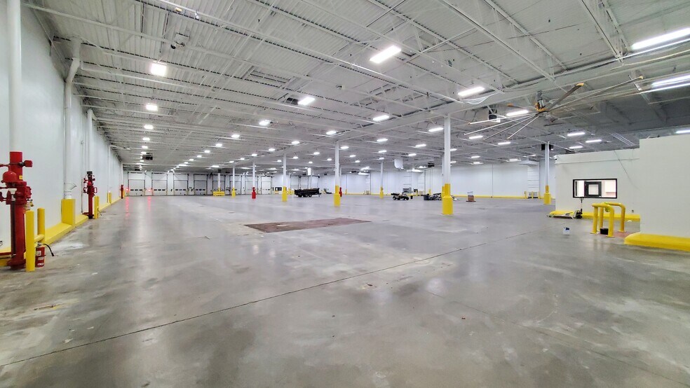 More Photos Of 4500 Groves Rd, Columbus Warehouse For Lease