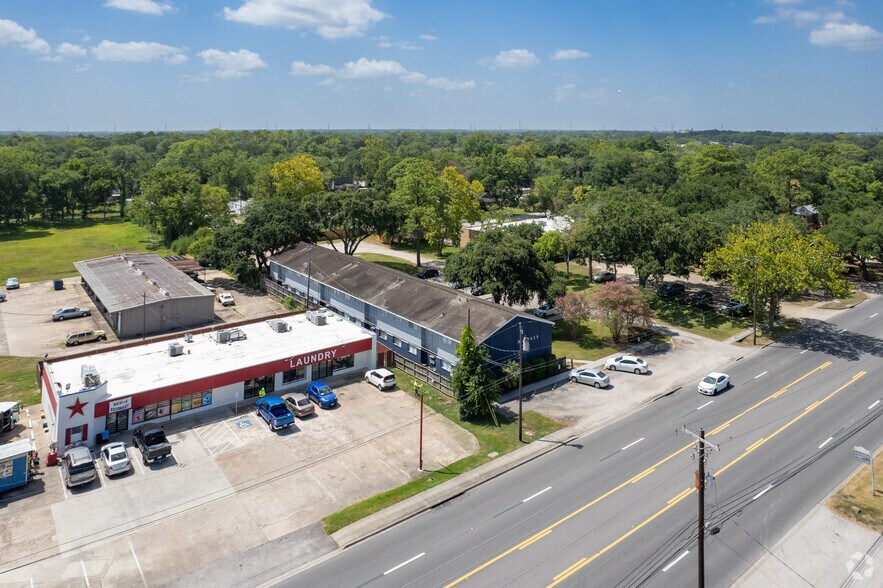 More Photos Of 1101 E Main St, League City Apartments For Sale