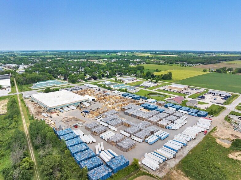 More Photos Of 112 N Mainline Dr, Seymour Industrial For Sale