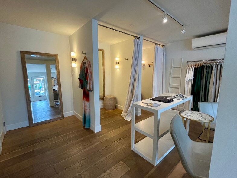 More Photos Of 208 Monterey Ave, Capitola Storefront For Lease