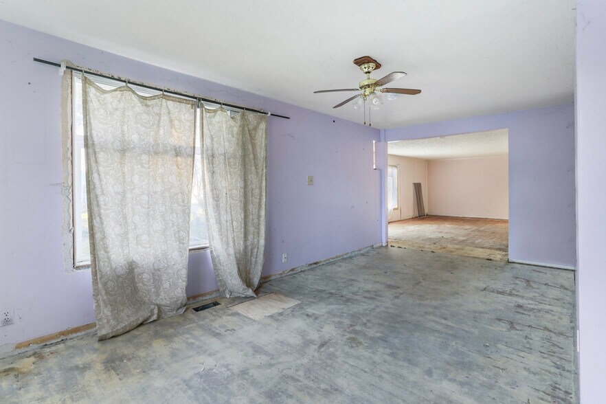 More Photos Of 6350 NE 66th Ave, Portland Flex For Sale