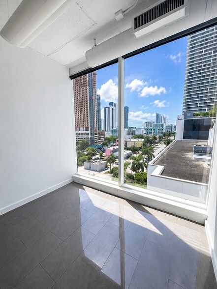 More Photos Of 3050 Biscayne Blvd, Miami Office For Lease