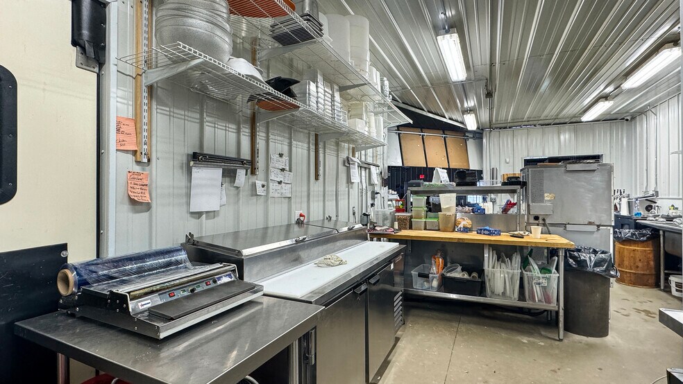 More Photos Of 916 S Mitchell St, Cadillac Restaurant For Sale