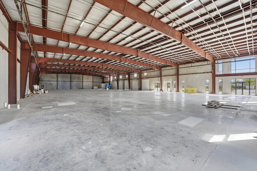 More Photos Of 7933 Ley Rd, Houston Unknown For Lease