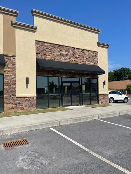 More Photos Of 132 Gateway Ln, Bethlehem Office For Sale