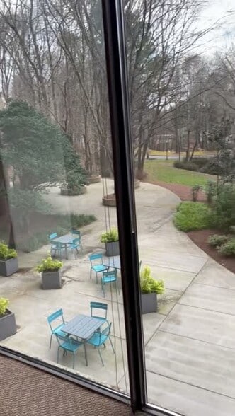 More Photos Of 500 Northridge Rd, Atlanta Office For Lease