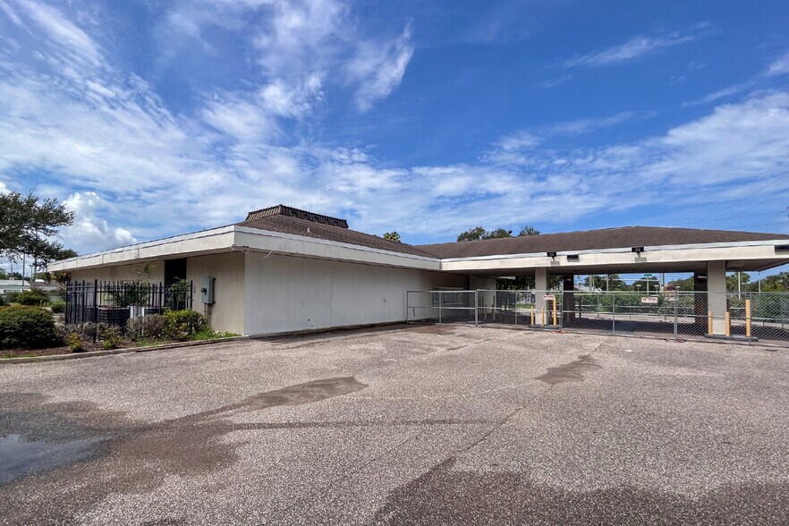 More Photos Of 10290 Regency Park Blvd, Port Richey Freestanding For Sale