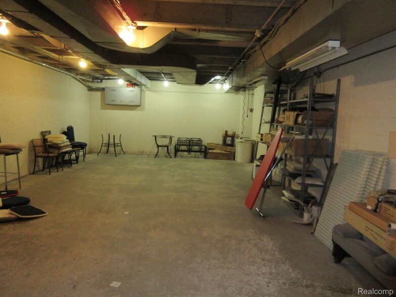 More Photos Of 11511 Kelly Rd, Detroit Storefront For Sale