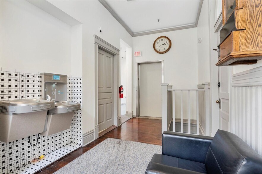 More Photos Of 13 W Pine St, Orlando Storefront Retail Office For Lease