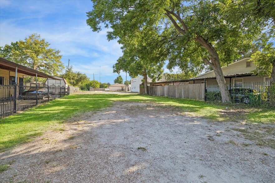 More Photos Of 7003 Lyons ave, Houston Land For Sale
