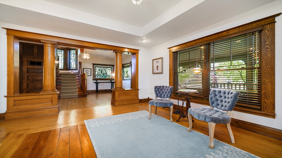 More Photos Of 409 N State St, Franklin Grove Hotel For Sale