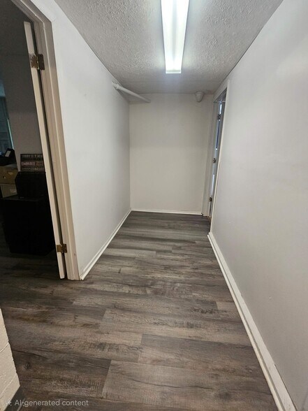 More Photos Of 2723 N Walnut St, Bloomington Office For Sale
