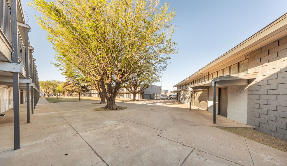 More Photos Of 102 Waco Ave, Lubbock Apartments For Sale