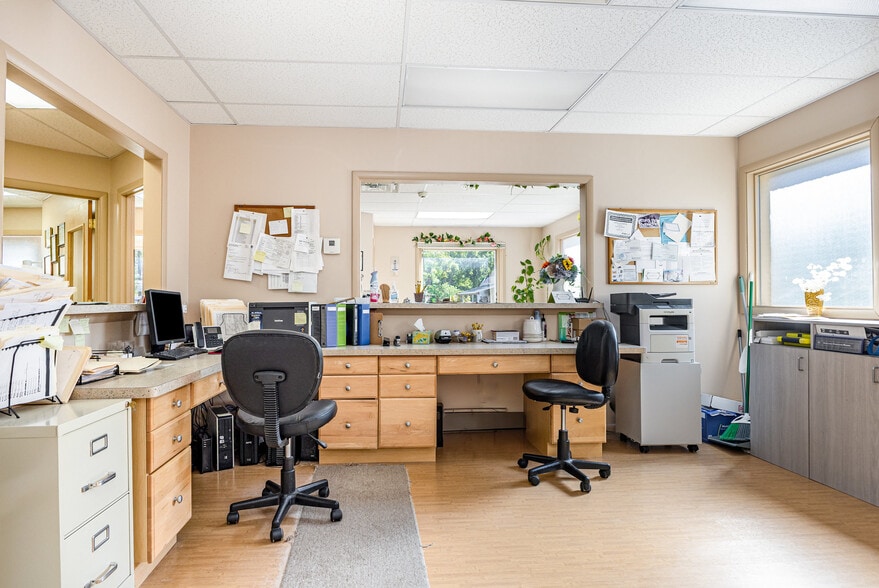 More Photos Of 32 Main St, Scottsville Storefront For Sale