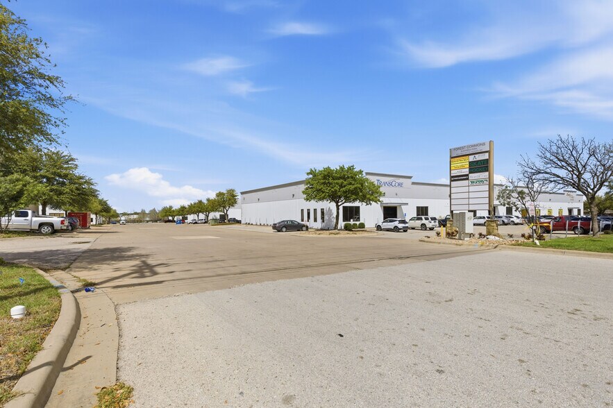 More Photos Of 3912 Gattis School Rd, Round Rock Warehouse For Lease
