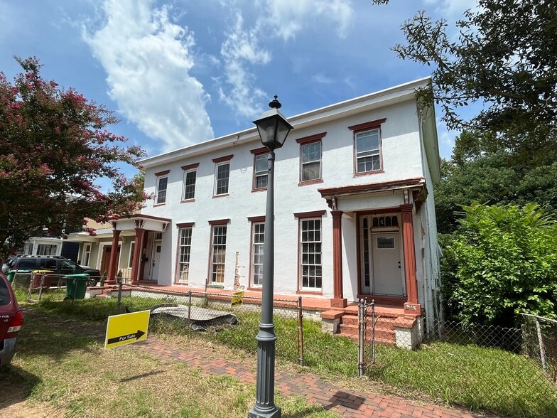 Primary Photo Of 235 Grove Ave, Petersburg Apartments For Sale
