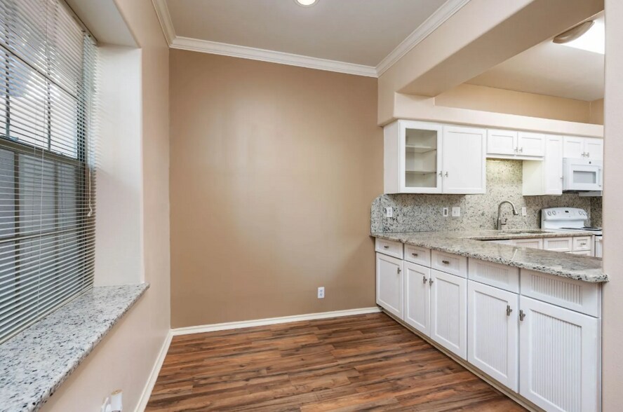 More Photos Of 207 Grandview Pl, San Antonio Apartments For Sale