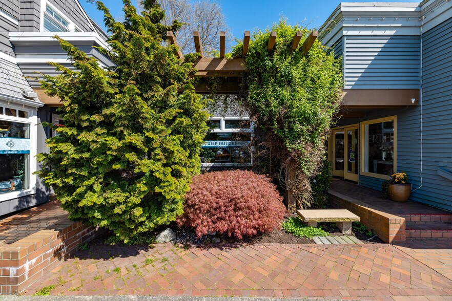 More Photos Of 101-107 S 1st St, La Conner Storefront For Sale