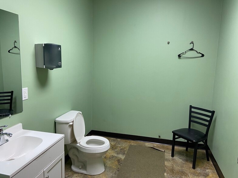 More Photos Of 9503 E Washington St, Indianapolis Storefront For Sale