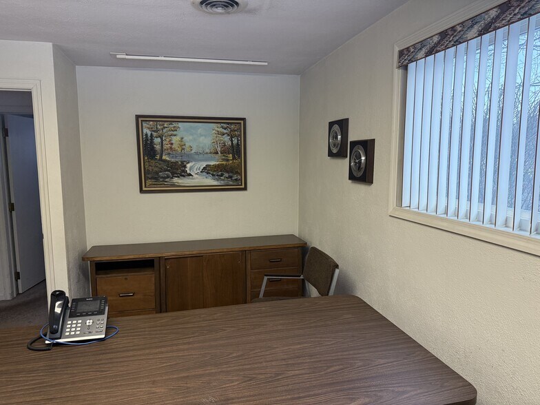 More Photos Of 235 Saratoga Rd, Schenectady Office For Sale