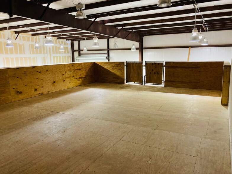 More Photos Of 7065 NW 22nd St, Gainesville Warehouse For Lease