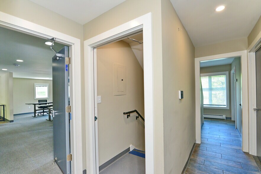 More Photos Of 186 Grove St, Franklin Office For Sale