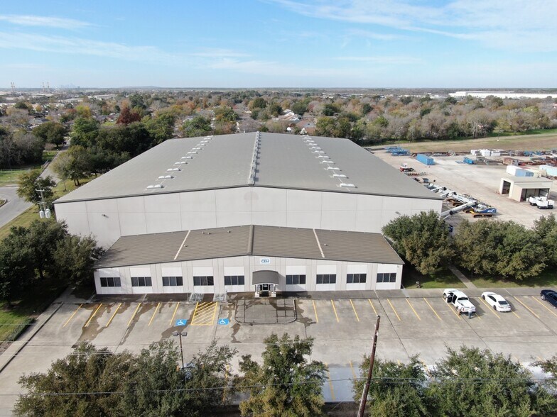 More Photos Of 9803 Sheldon Rd, Houston Manufacturing For Lease