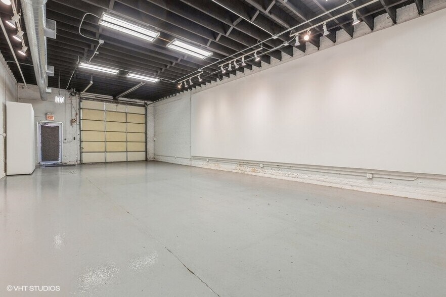 More Photos Of 2111 W. Grand Avenue, Chicago, IL, Chicago Warehouse For Lease
