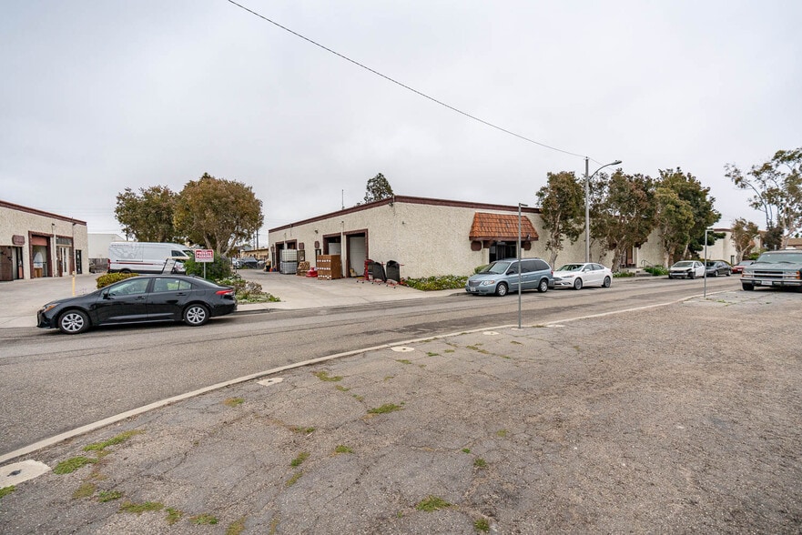Primary Photo Of 1301 Tower Sq, Ventura Warehouse For Lease