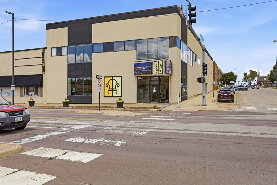 More Photos Of 724 3rd Ave SE, Cedar Rapids Freestanding For Sale