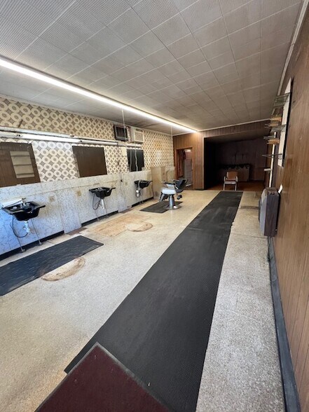 More Photos Of 1960 Carolina Beach Rd, Wilmington Freestanding For Sale