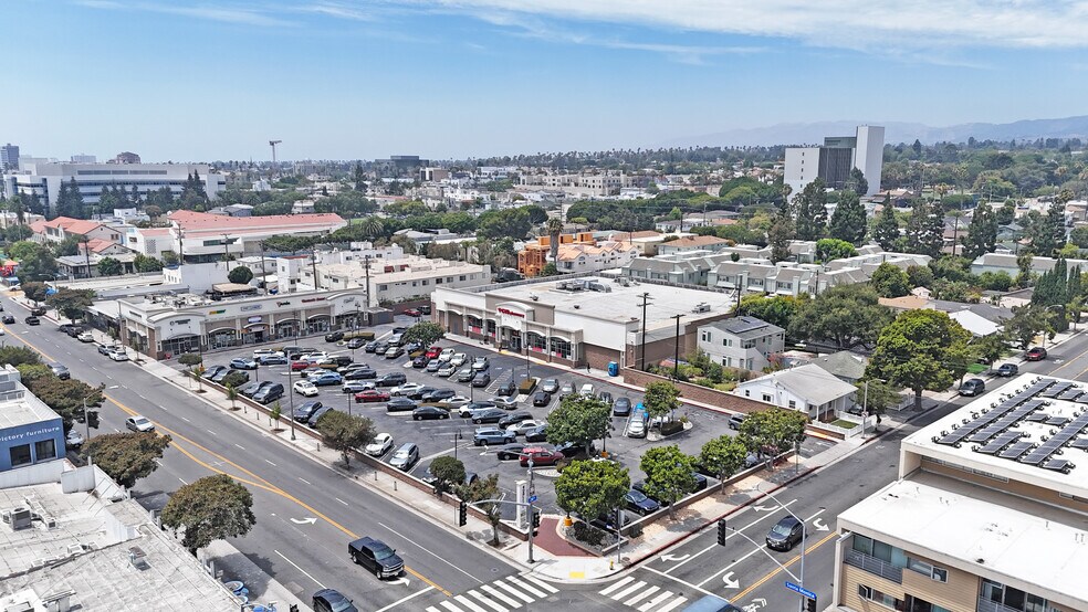Primary Photo Of 2505 Santa Monica Blvd, Santa Monica Unknown For Lease
