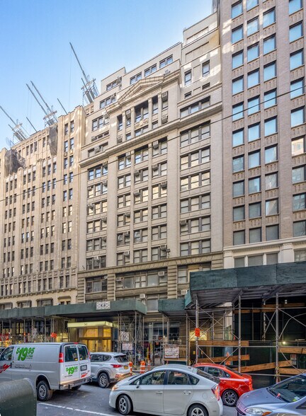 More Photos Of 262 W 38th St, New York Office For Lease