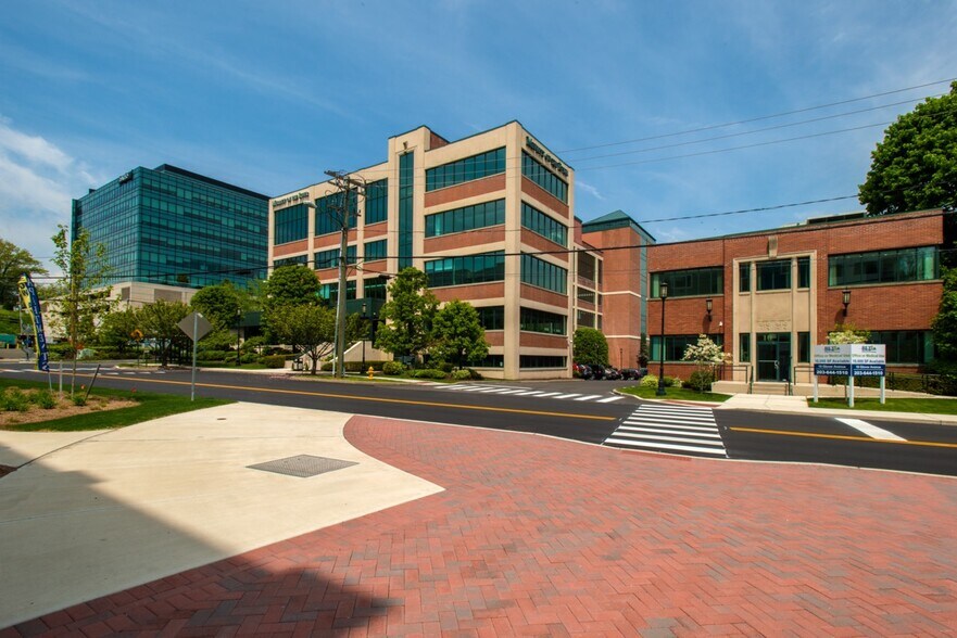 More Photos Of 10 Glover Ave, Norwalk Medical For Lease