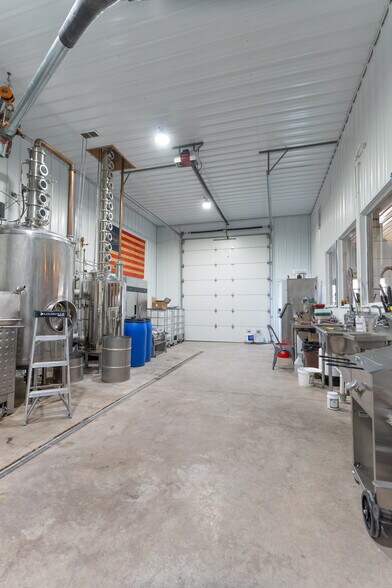 More Photos Of 43937 Highway 36, Monroe City General Retail For Sale