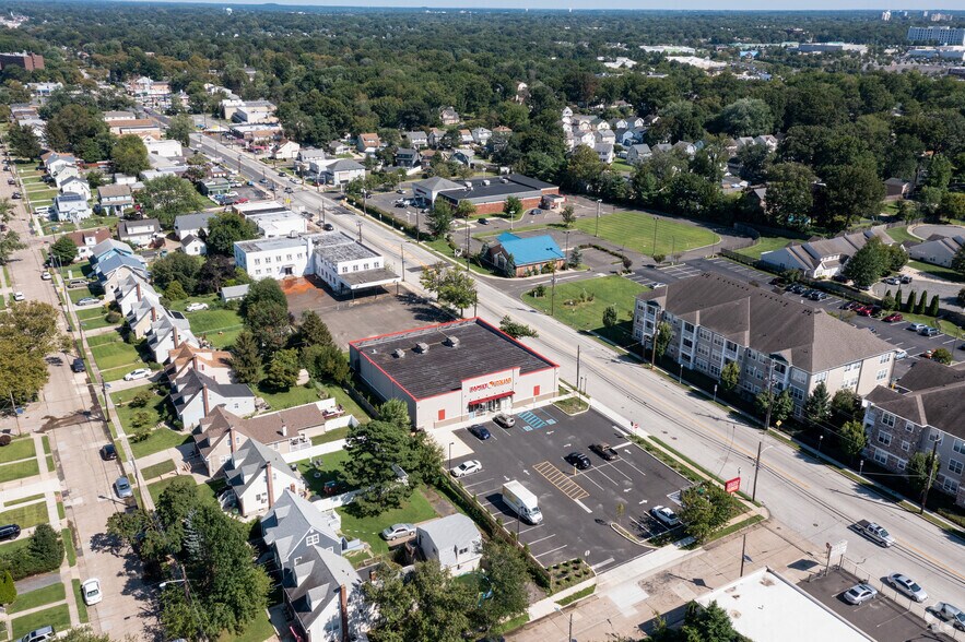 More Photos Of 7350 Maple Ave, Merchantville Bank For Lease