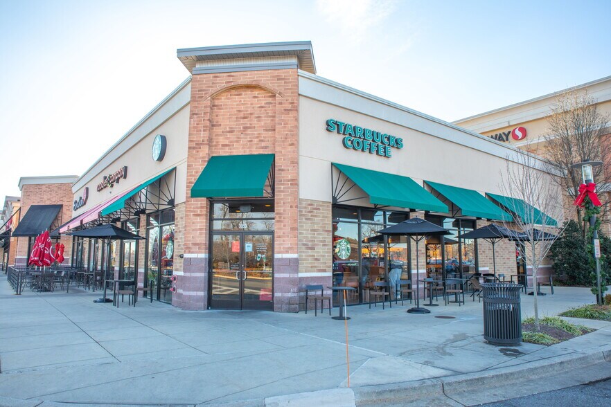 More Photos Of 3035-3079 Waldorf Marketplace, Waldorf General Retail For Lease