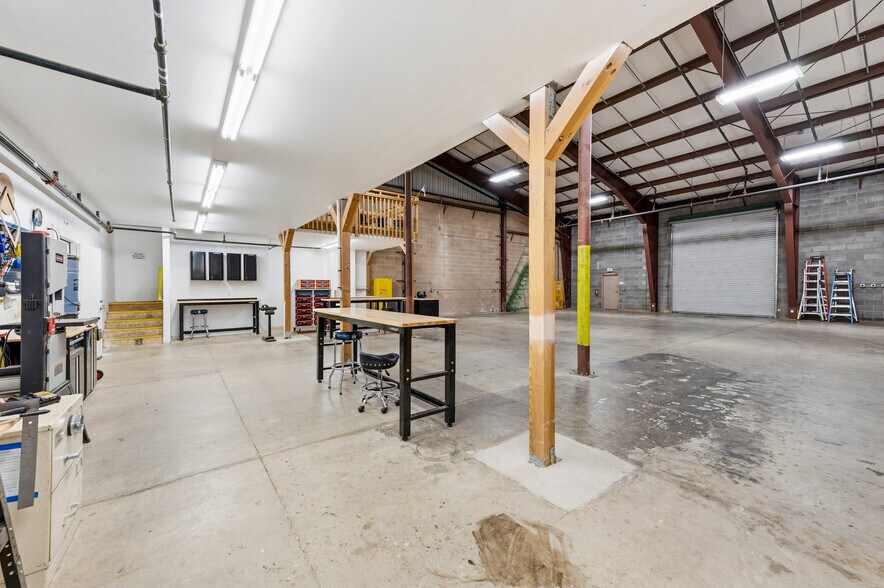 More Photos Of 17278-17310 Cattle Dr, Penn Valley Warehouse For Lease