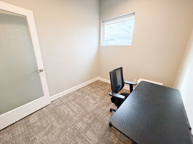 More Photos Of 327 S County Highway 393, Santa Rosa Beach Coworking Space