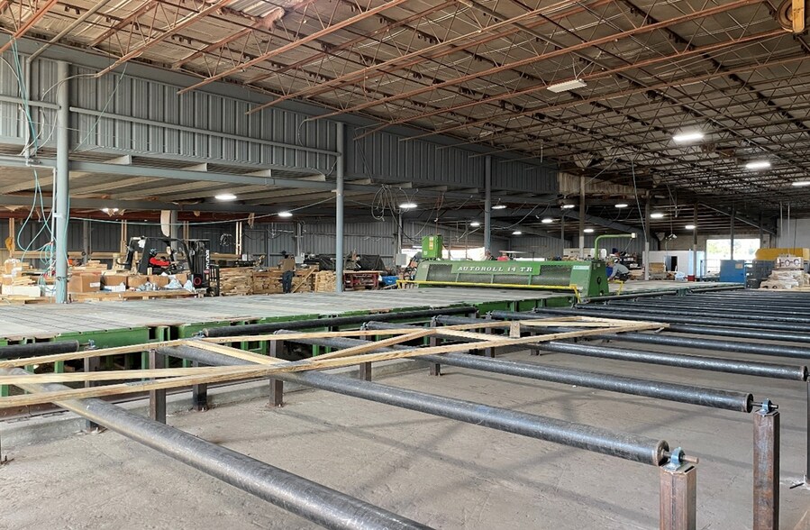 More Photos Of 15439 US Highway 301, Dade City Warehouse For Sale