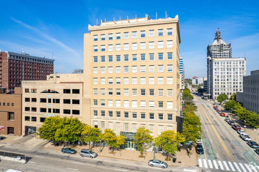 More Photos Of 101 SW Adams St, Peoria Office For Lease