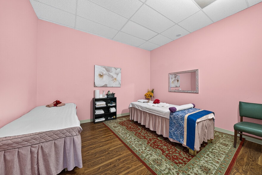 More Photos Of 12989 Bellaire Blvd, Houston Storefront For Sale